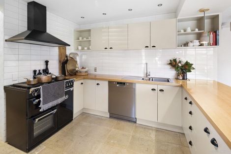 Photo of property in 51 Amesbury Drive, Churton Park, Wellington, 6037