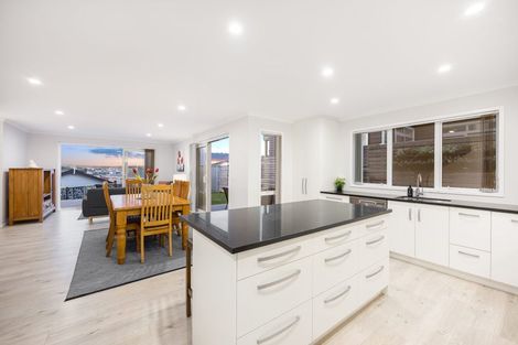 Photo of property in 29 Cavalli Road, Long Bay, Auckland, 0630