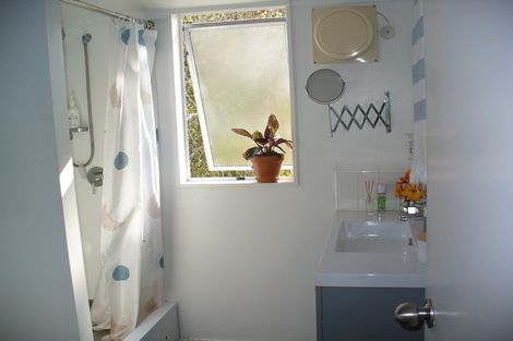 Photo of property in 74a St Leonards Road, Mount Eden, Auckland, 1024