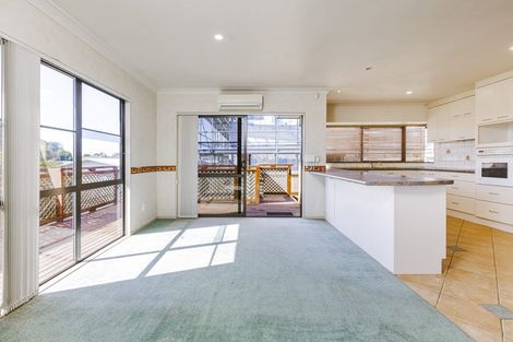 Photo of property in 48a Clevedon Road, Papakura, 2110