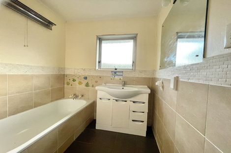 Photo of property in 1/47 Prince Regent Drive, Half Moon Bay, Auckland, 2012