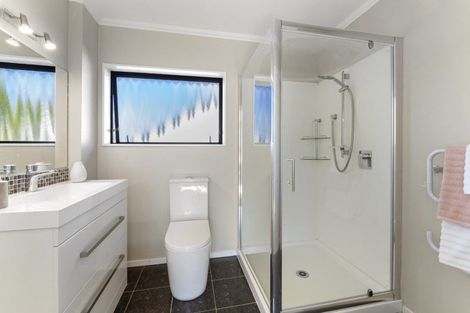 Photo of property in 6 Pinewood Grove, Paraparaumu Beach, Paraparaumu, 5032