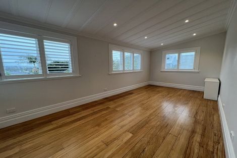 Photo of property in 82 Calliope Road, Stanley Point, Auckland, 0624
