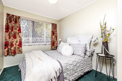 Photo of property in 15 Baillie Crescent, Carterton, 5713