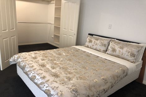 Photo of property in 1/25 Churchill Road, Murrays Bay, Auckland, 0630