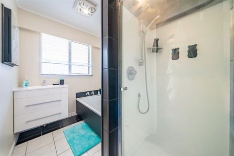 Photo of property in 30 Larchmont Grove, Totara Park, Upper Hutt, 5018