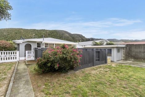 Photo of property in 20 Parenga Street, Wainuiomata, Lower Hutt, 5014