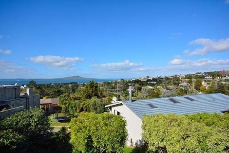 Photo of property in 1/55 Aberdeen Road, Castor Bay, Auckland, 0620