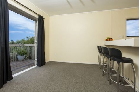 Photo of property in 2/6 Charmaine Road, Torbay, Auckland, 0630