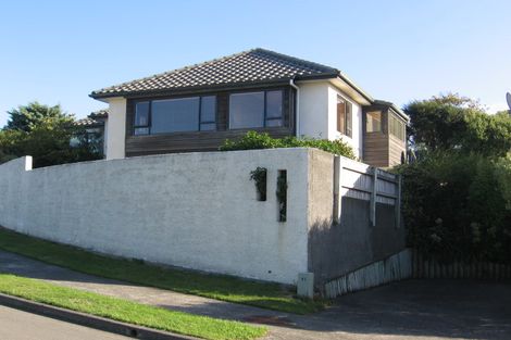 Photo of property in 3 Longmont Terrace, Churton Park, Wellington, 6037