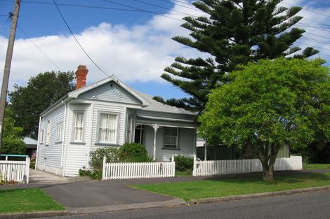 Photo of property in 140 Victoria Road, Devonport, Auckland, 0624