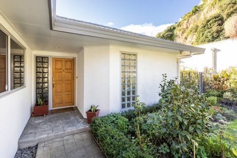 Photo of property in 4 Amner Place, Bluff Hill, Napier, 4110