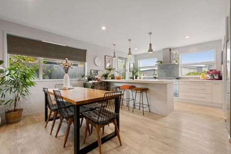 Photo of property in 42 Hiria Crescent, Papamoa Beach, Papamoa, 3118