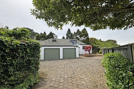 Photo of property in 100 Chelsea View Drive, Chatswood, Auckland, 0626