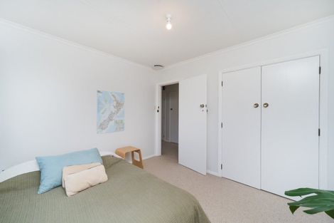 Photo of property in 76 Wikiriwhi Crescent, Awapuni, Palmerston North, 4412