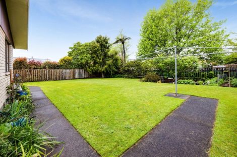 Photo of property in 6 Kamahi Place, Inglewood, 4330