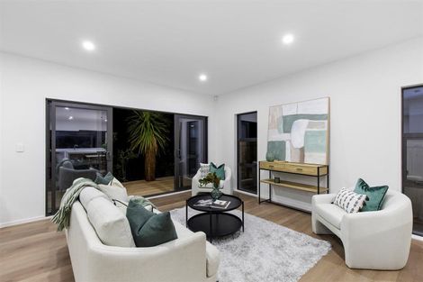 Photo of property in 5 Pihipihi Way, Crofton Downs, Wellington, 6035