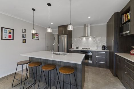 Photo of property in 24 Mahia Lane, Waikanae, 5036