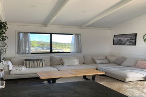 Photo of property in 83 Whitford Park Road, Whitford, Manurewa, 2576