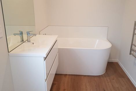 Photo of property in 1 Selkirk Lane, Hamilton Lake, Hamilton, 3204