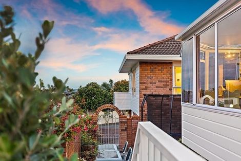 Photo of property in 2/16 Bluefin Way, West Harbour, Auckland, 0618