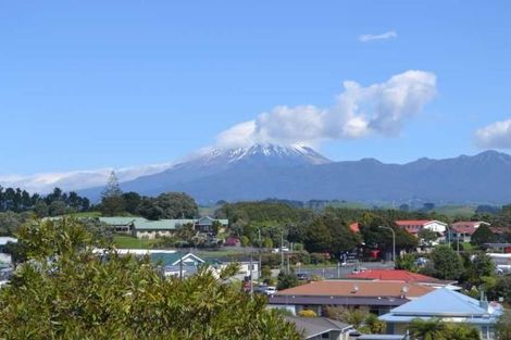 Photo of property in 130 Pioneer Road, Moturoa, New Plymouth, 4310