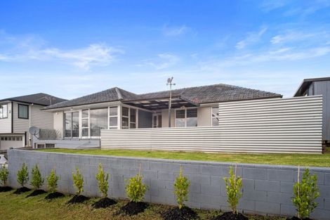 Photo of property in 18a Tiroroa Avenue, Te Atatu South, Auckland, 0610