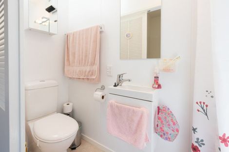 Photo of property in 42 Eden Street, Island Bay, Wellington, 6023