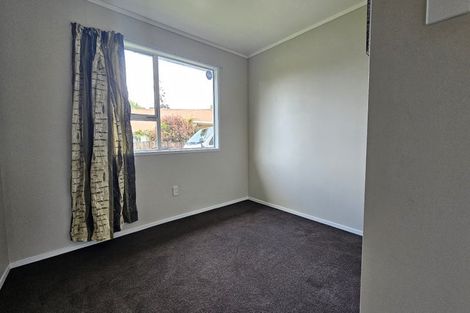 Photo of property in 111 Kemp Road, Massey, Auckland, 0614