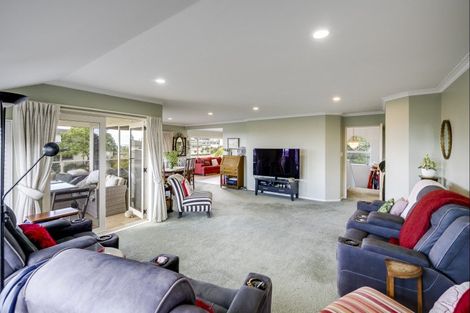 Photo of property in 76a Churchill Drive, Taradale, Napier, 4112