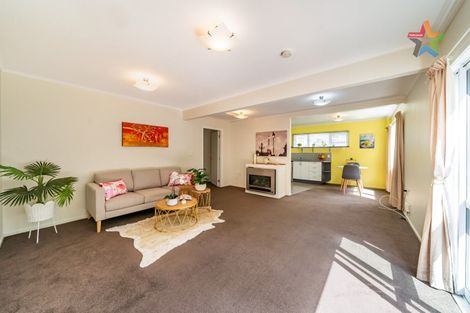 Photo of property in 28 Lincoln Avenue, Tawa, Wellington, 5028
