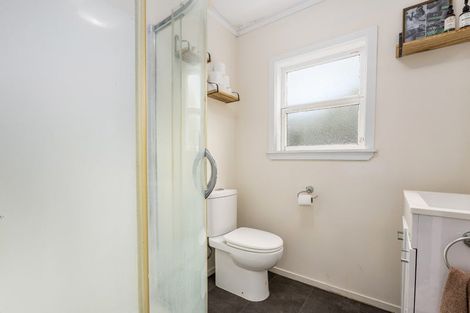 Photo of property in 62 Severn Street, Island Bay, Wellington, 6023