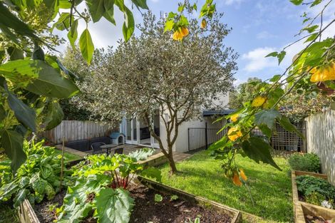 Photo of property in 2/40 Moana Avenue, Onehunga, Auckland, 1061