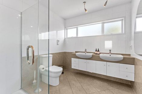 Photo of property in 7 Elizabeth Place, Mairangi Bay, Auckland, 0630