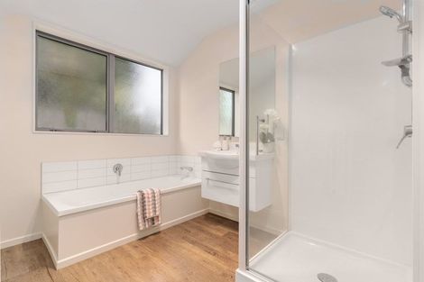 Photo of property in 379a Yaldhurst Road, Russley, Christchurch, 8042