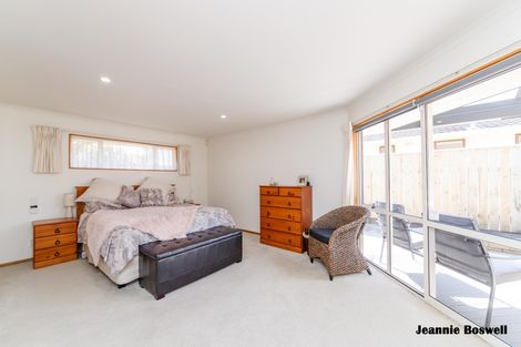 Photo of property in 76b Albert Street, Palmerston North, 4414