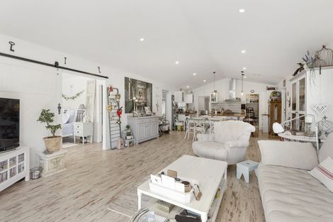 Photo of property in 2 Mercade Close, Stratford, 4332