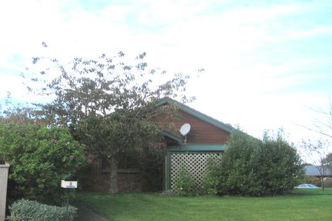 Photo of property in 8 Holdsworth Drive, Otamatea, Whanganui, 4500