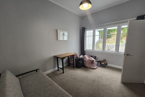 Photo of property in 32 Todman Street, Brooklyn, Wellington, 6021