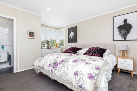 Photo of property in 25 Trelawn Place, Cockle Bay, Auckland, 2014