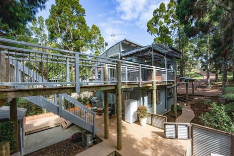 Photo of property in 220 Woodlands Park Road, Titirangi, Auckland, 0604