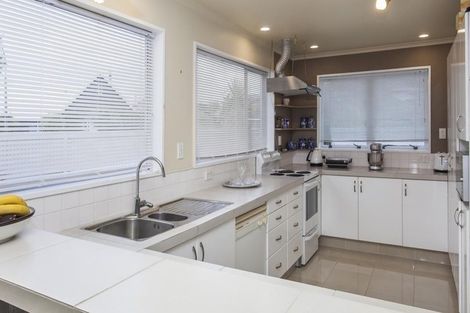 Photo of property in 77 Regency Crescent, Redwood, Christchurch, 8051