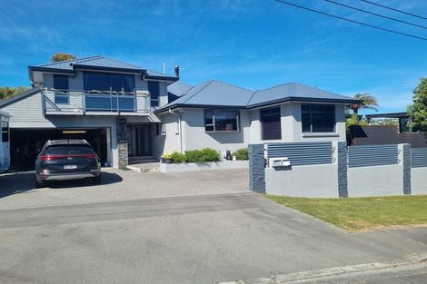 Photo of property in 2 Whaka Terrace, Huntsbury, Christchurch, 8022