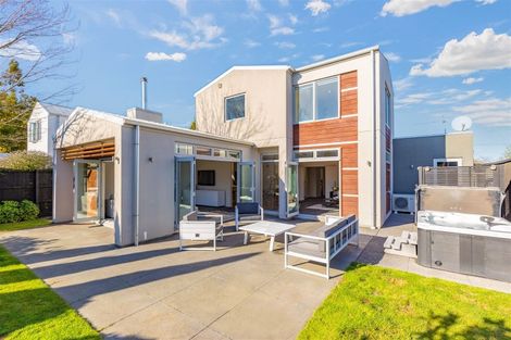 Photo of property in 17a Taylors Avenue, Bryndwr, Christchurch, 8052