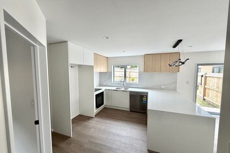 Photo of property in 17c Martin Place, Kelston, Auckland, 0602