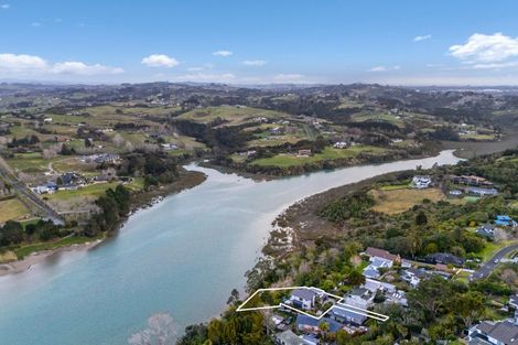 Photo of property in 25a Pohutukawa Avenue, Shelly Park, Auckland, 2014