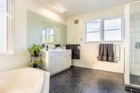 Photo of property in 15 Kaka Road, Raumati Beach, Paraparaumu, 5032