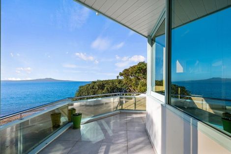 Photo of property in 1/9 The Esplanade, Castor Bay, Auckland, 0620