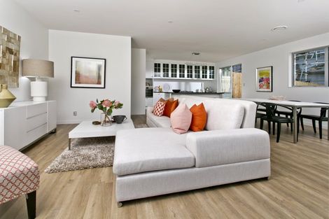 Photo of property in 102 Admirals Court Drive, Greenhithe, Auckland, 0632