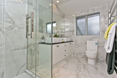 Photo of property in 102 Admirals Court Drive, Greenhithe, Auckland, 0632